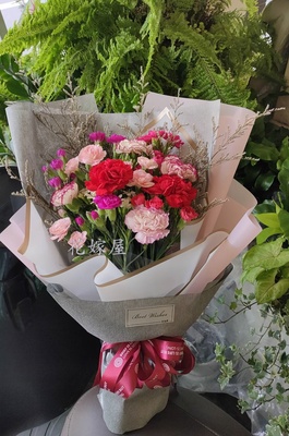 香皂花禮盒 畢業花禮 台南東區花店 花嫁屋